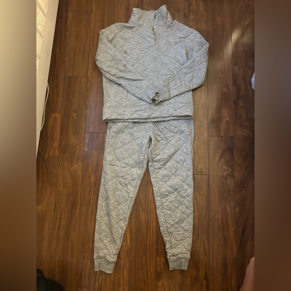 6 Degrees Gray Quilted Track Suit